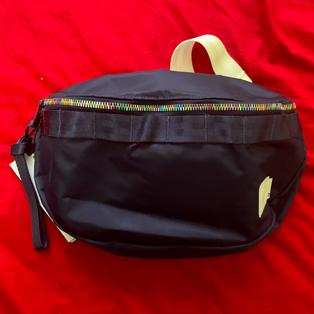 NWT Herschel Navy Belt Bag/Hip Pack 5L Sixteen